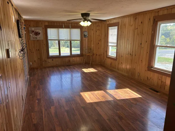 $149,500 | 1423 Main Street, Pittsfield, ME 04967