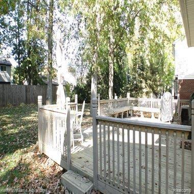 19306 Wedgewood Road Riverview, MI 48193 - Photo 23 of 23 deck.jpg