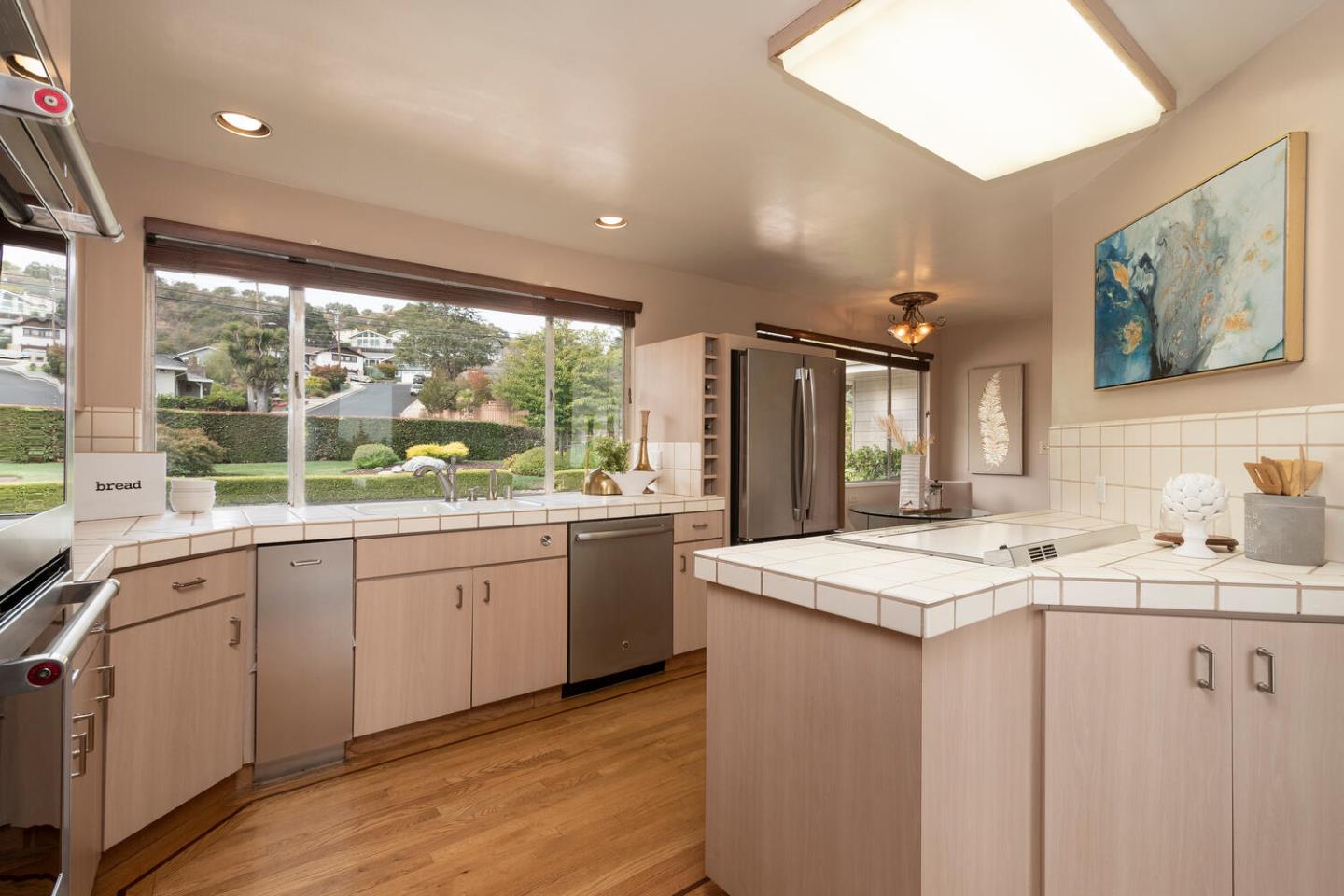 614 Terrace Road San Carlos, CA 94070 - Photo 14 of 25 Gallery Image 14