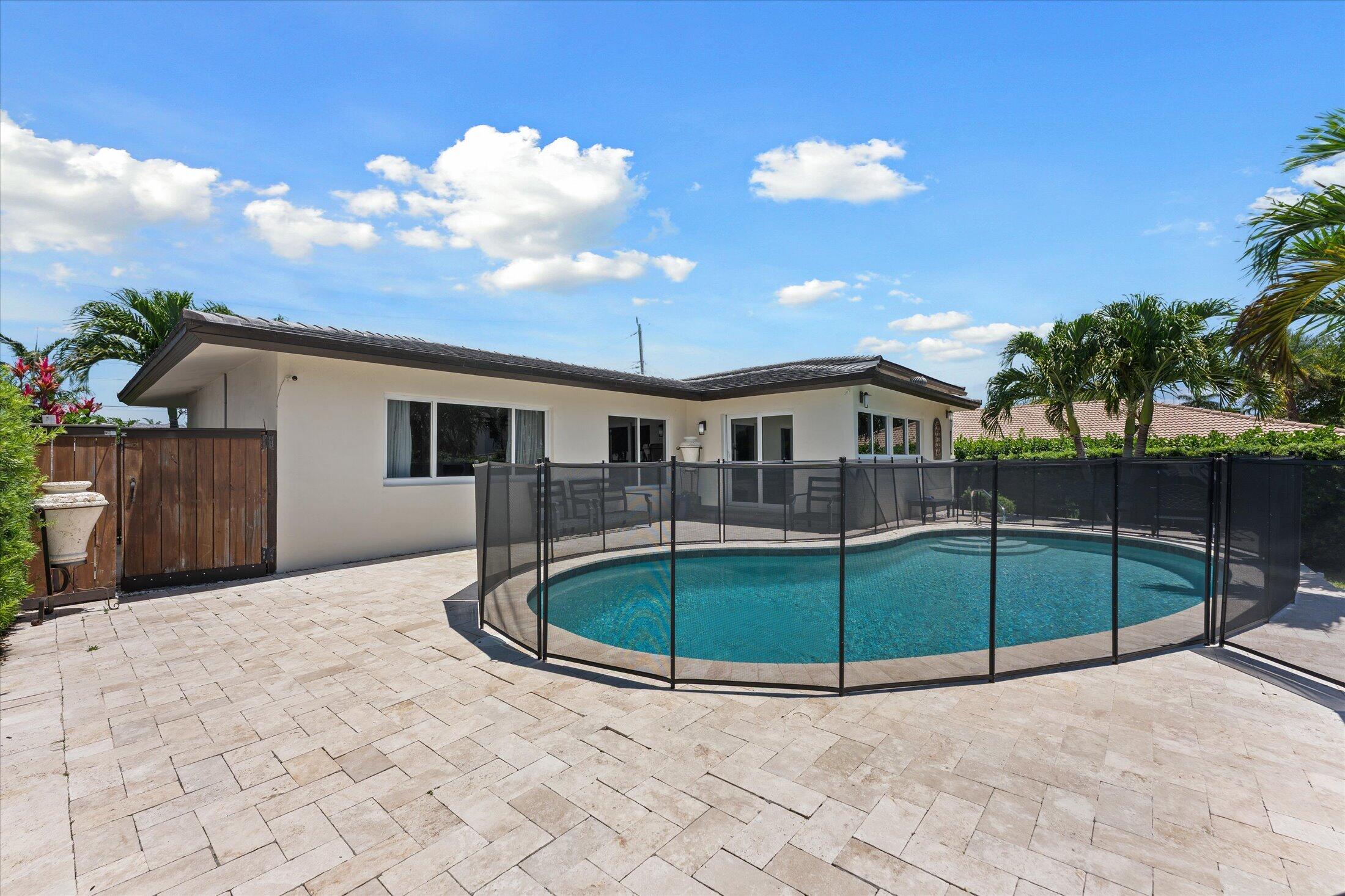 2948 Northeast 35th Court Lighthouse Point, FL 33064 - Photo 34 of 47 26-2948 NE 35th Ct, Lighthouse Point-17