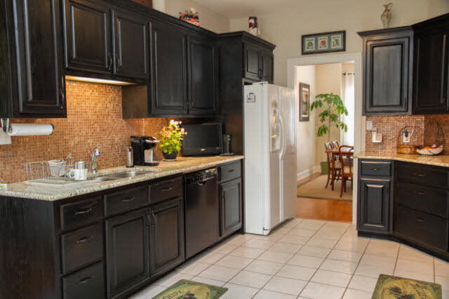 9880 Merritt Court Fairhope, AL 36532 - Photo 7 of 26 Alt Kitchen