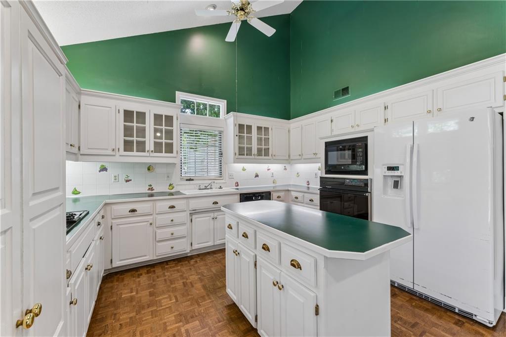 14936 Rhodes Circle Lenexa, KS 66215 - Photo 12 of 87