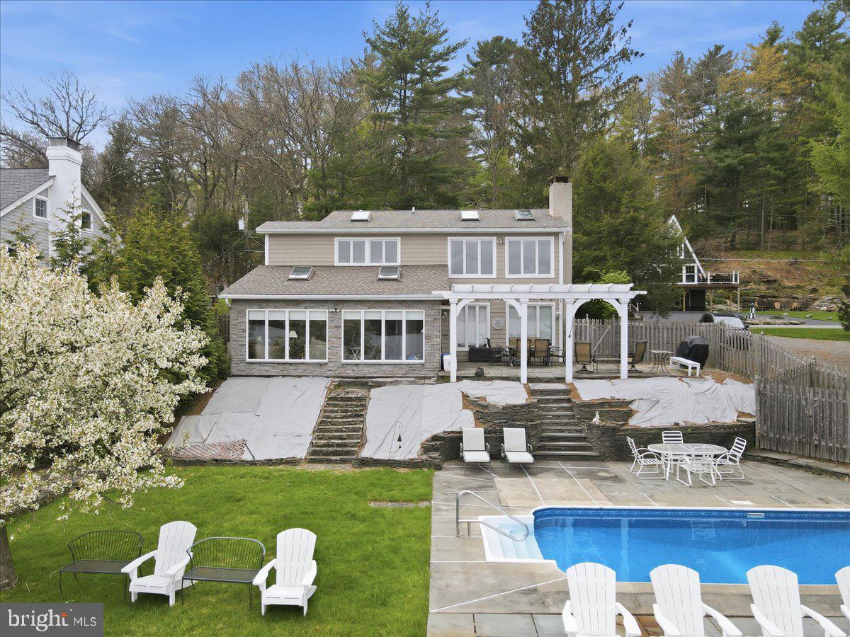 114 Shore Road Tafton, PA 18464 - Photo 9 of 137