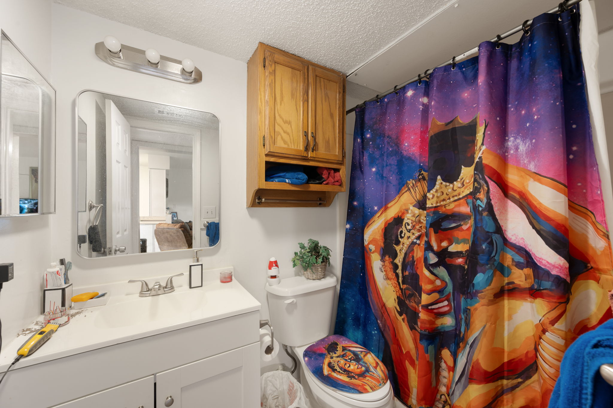128 Hillside Drive Elgin, TX 78621 - Photo 21 of 38 Unit B full bathroom