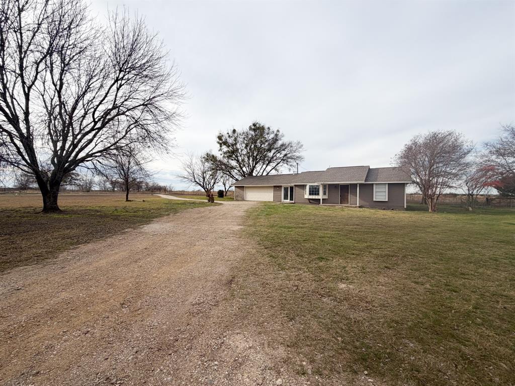 107 Berrys Chapel Road Milford, TX 76670 - Photo 3 of 40