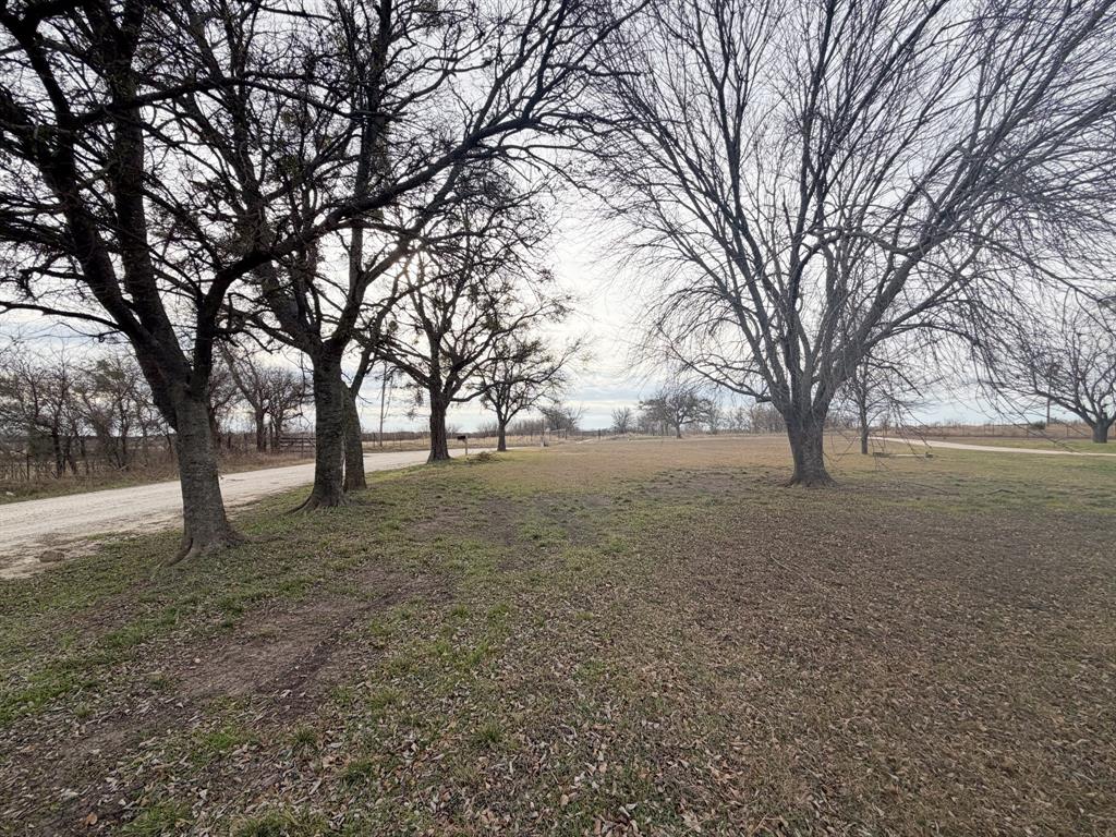 107 Berrys Chapel Road Milford, TX 76670 - Photo 5 of 40