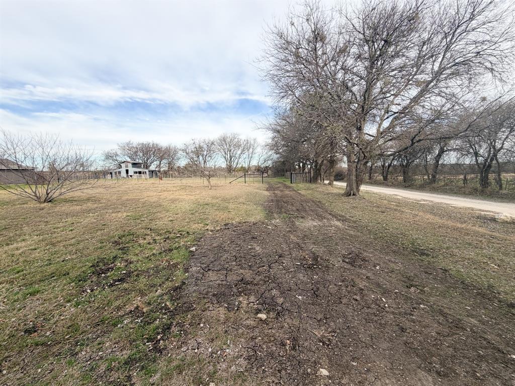 107 Berrys Chapel Road Milford, TX 76670 - Photo 7 of 40