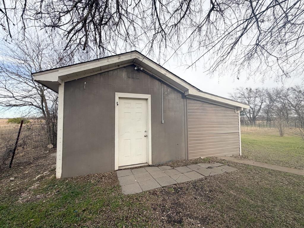 107 Berrys Chapel Road Milford, TX 76670 - Photo 9 of 40