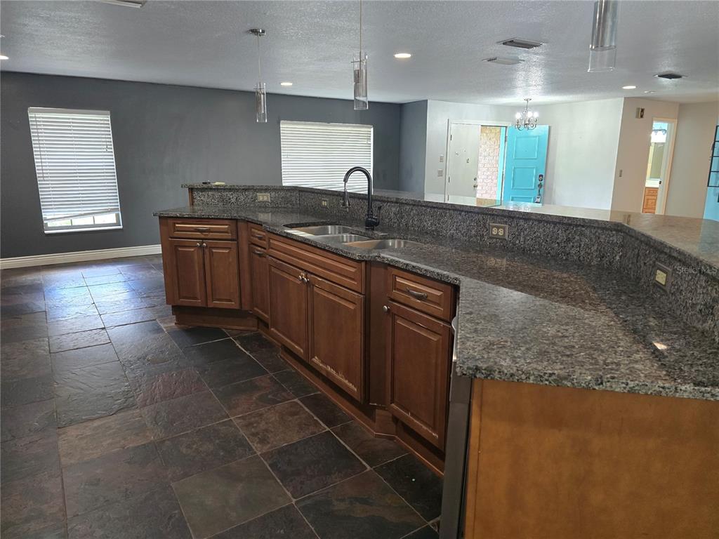4506 Southeast 7th Place Ocala, FL 34471 - Photo 8 of 36
