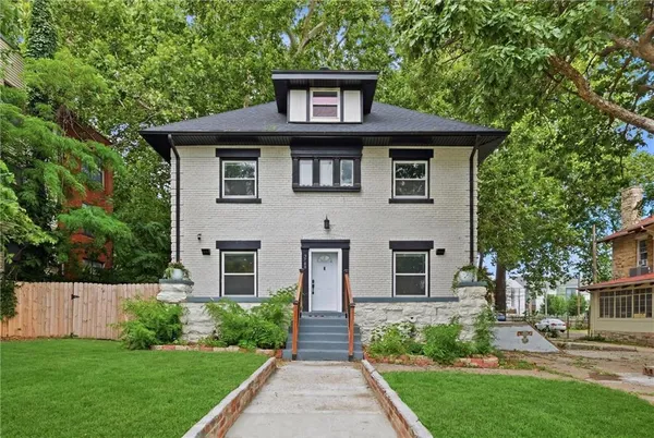 $649,000 | 2708 Tracy Avenue, Kansas City, MO 64109