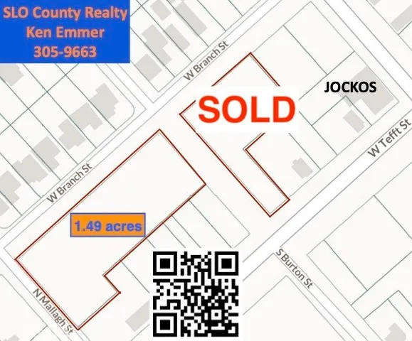 a close up of a street sign