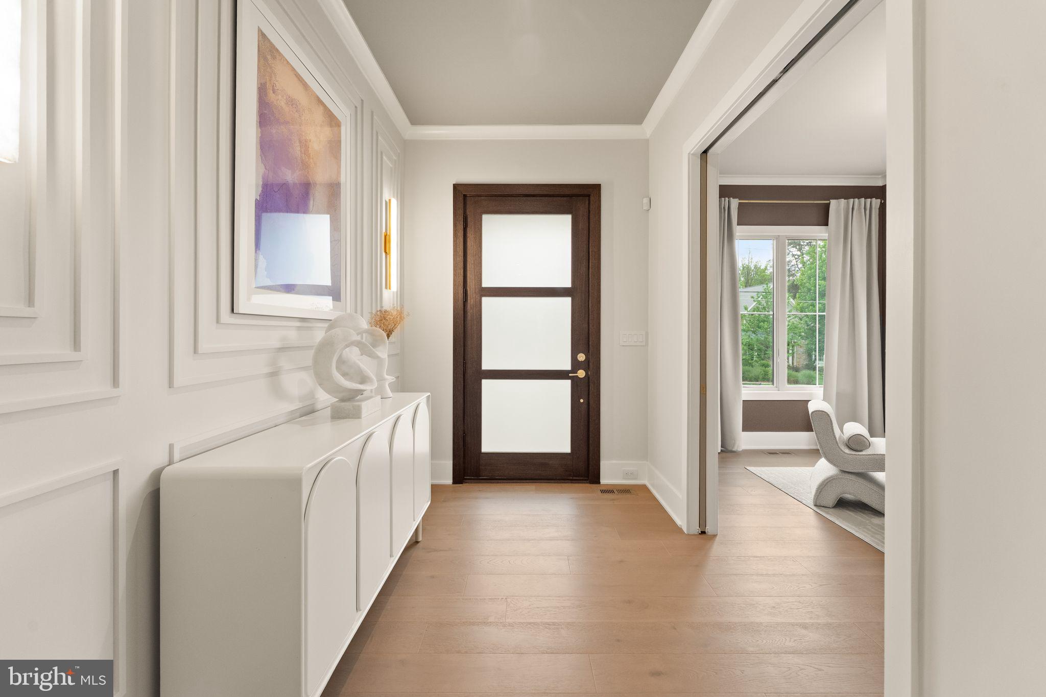 208 Elm Street Southwest Vienna, VA 22180 - Photo 2 of 50 Main Hallway - Different JDA Model