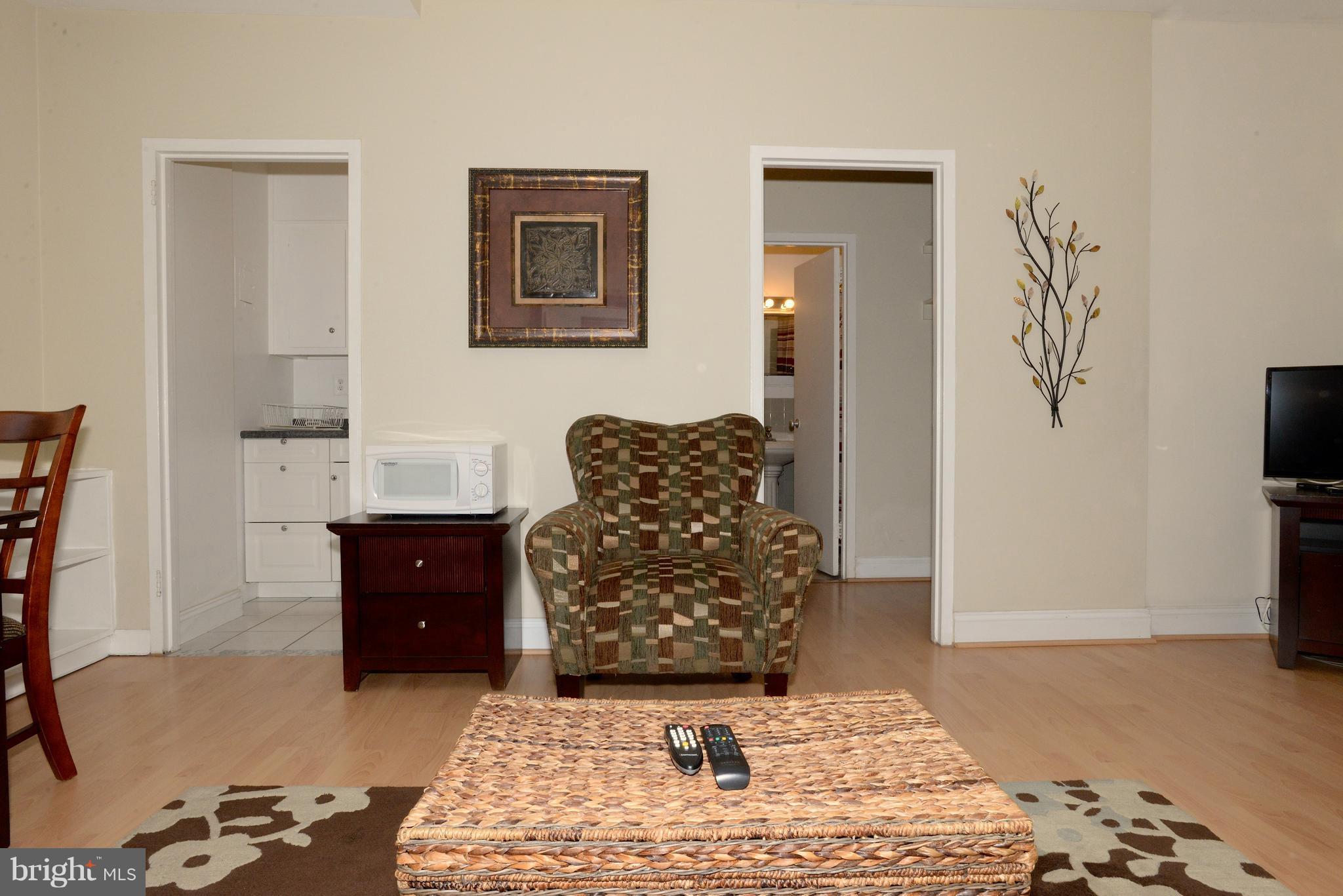 1021 Arlington Boulevard, Unit 336 Arlington, VA 22209 - Photo 4 of 25 Living Room