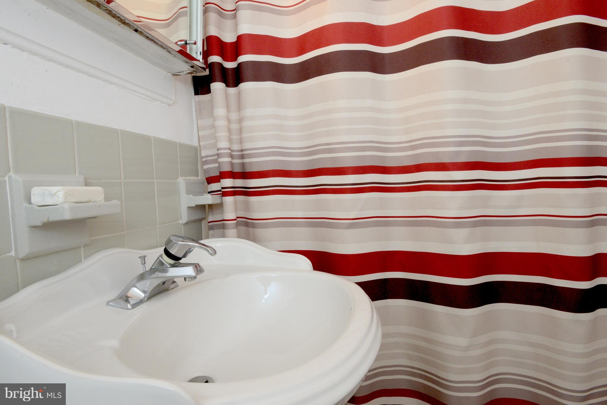 1021 Arlington Boulevard, Unit 336 Arlington, VA 22209 - Photo 7 of 25 Bath