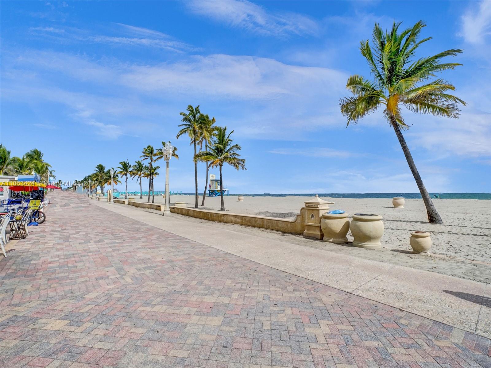 322 Buchanan Street, Unit 810 Hollywood, FL 33019 - Photo 44 of 46 a view of a terrace