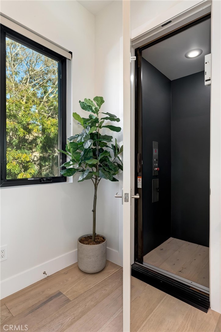 622 1st Hermosa Beach, CA 90254 - Photo 15 of 35 Elevator