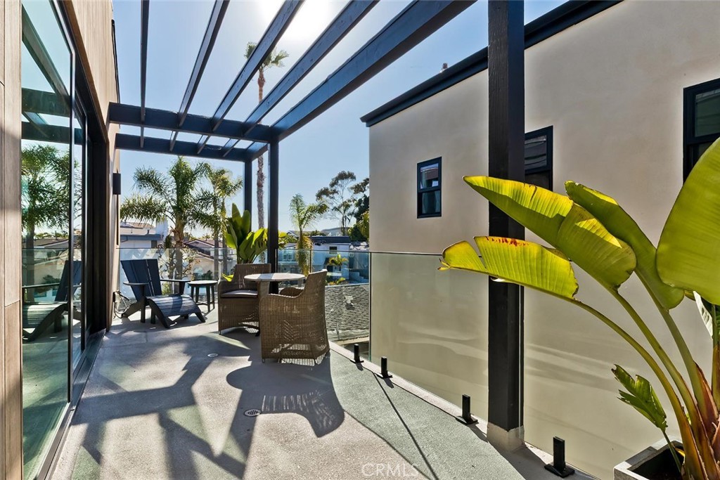 622 1st Hermosa Beach, CA 90254 - Photo 17 of 35 Balcony