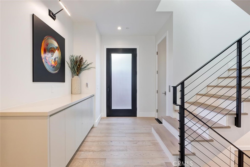 622 1st Hermosa Beach, CA 90254 - Photo 22 of 35 Entrance