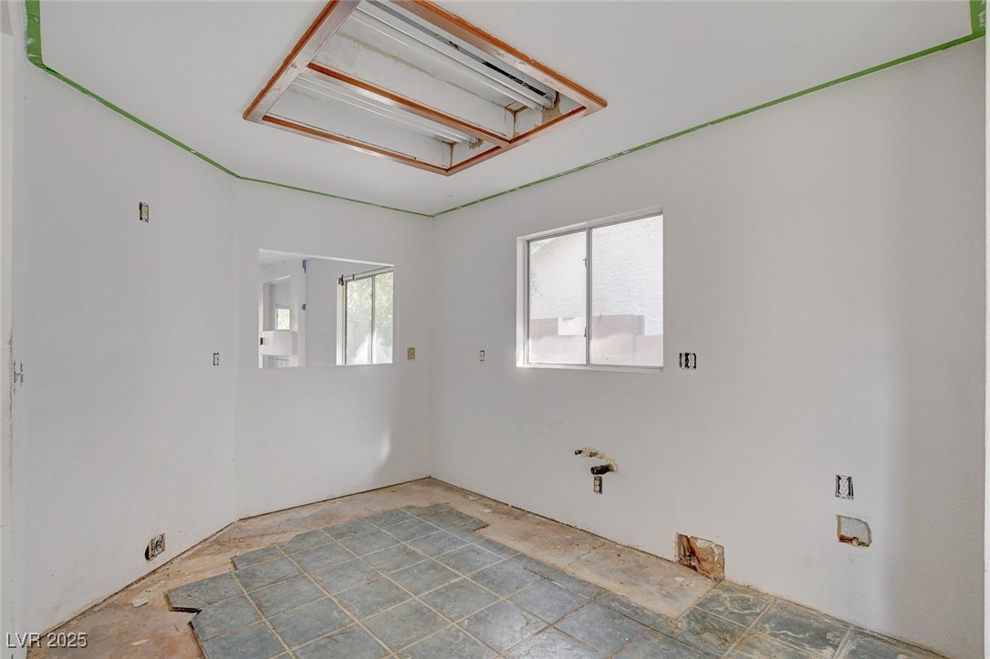 2806 Secret Canyon Road Henderson, NV 89074 - Photo 14 of 38