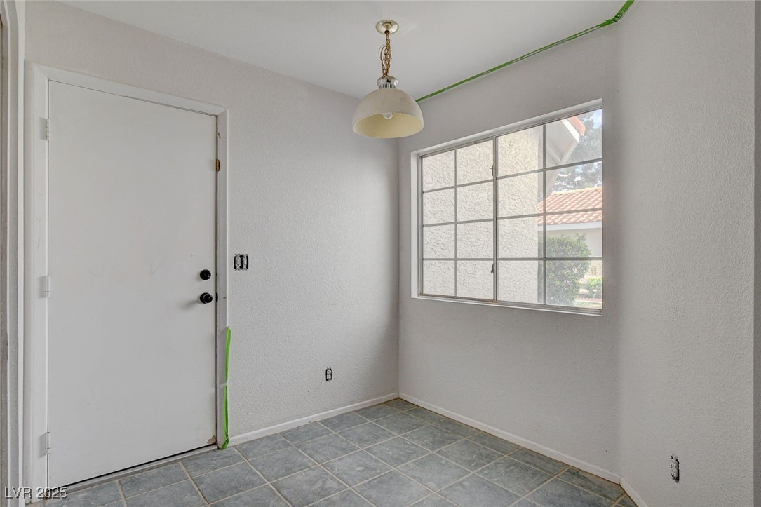 2806 Secret Canyon Road Henderson, NV 89074 - Photo 17 of 38