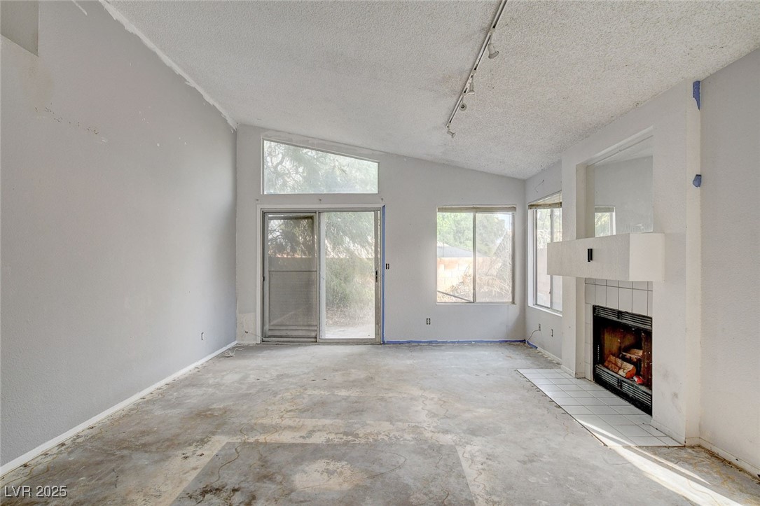 2806 Secret Canyon Road Henderson, NV 89074 - Photo 9 of 38