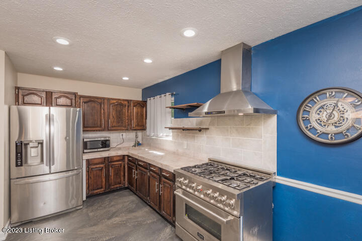 394 Overlook Road Louisville, KY 40229 - Photo 17 of 28 017