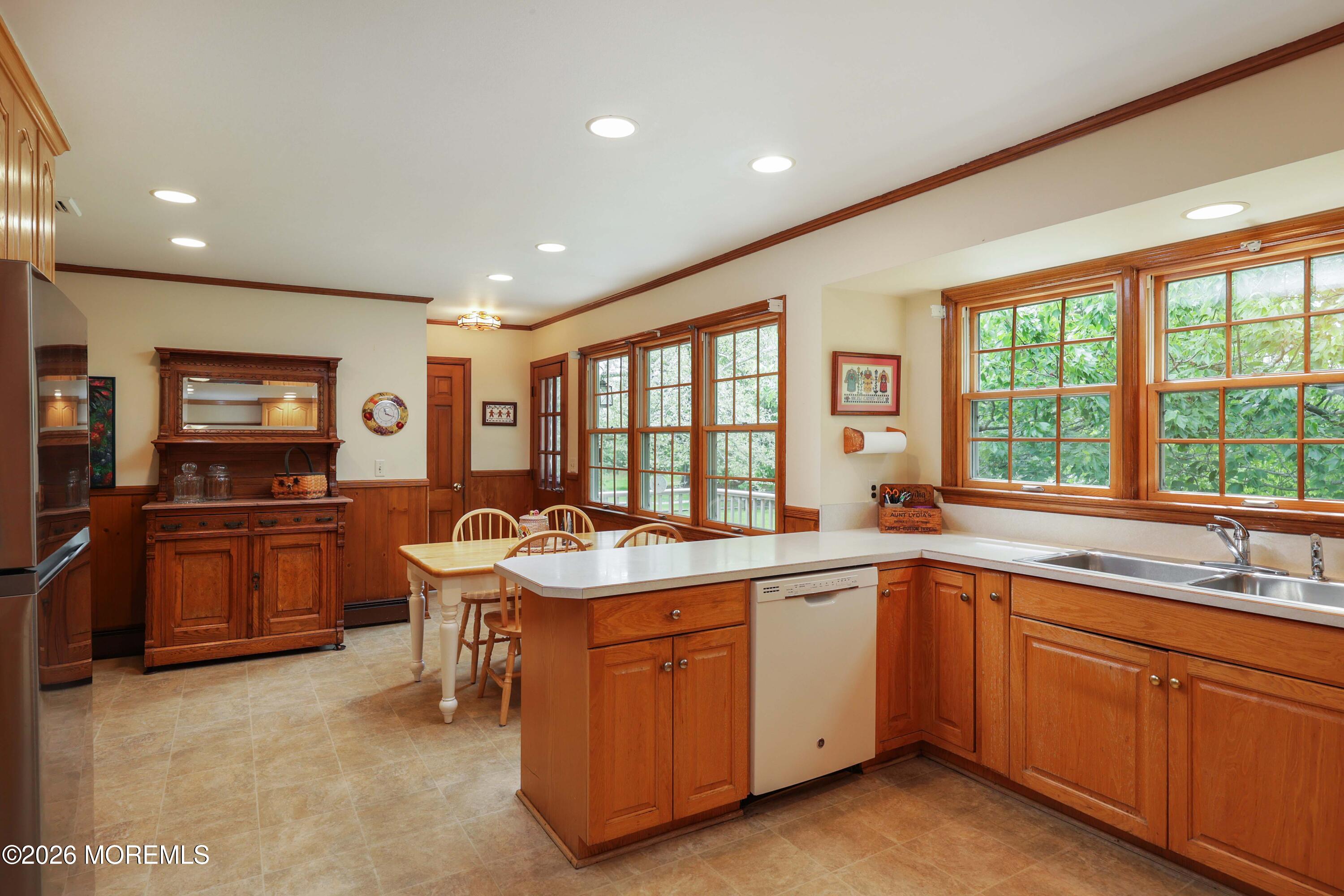 31 McCampbell Road Holmdel, NJ 07733 - Photo 10 of 25 Eat-In Kitchen