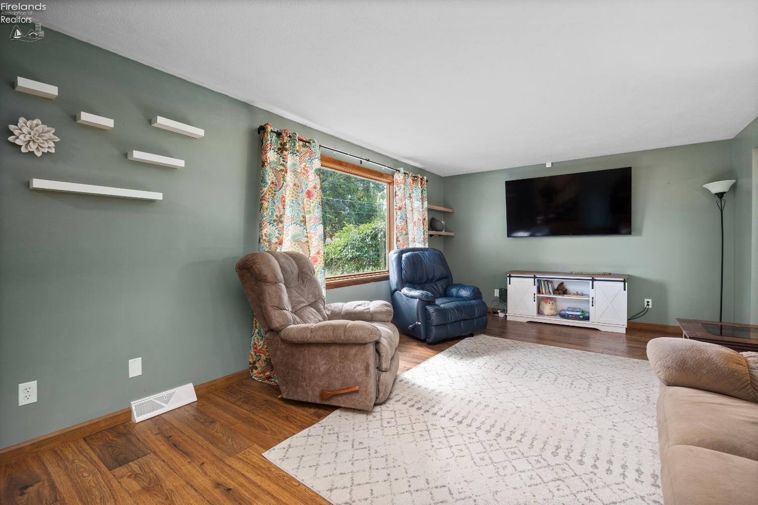 700 Sunnyside Road Vermilion, OH 44089 - Photo 3 of 47 Gallery Image 3