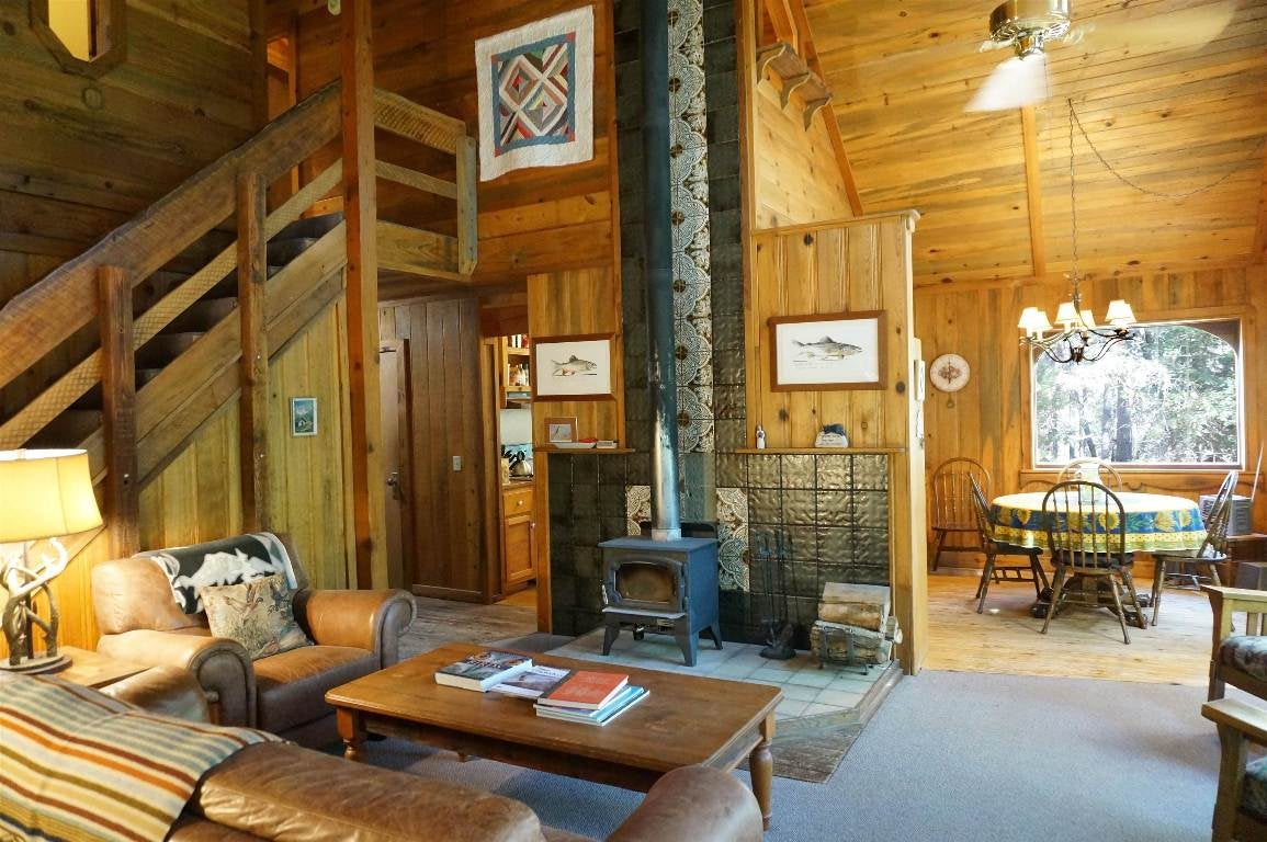 2834 South Old Stage Road Mount Shasta, CA 96067 - Photo 5 of 42 Gallery Image 5