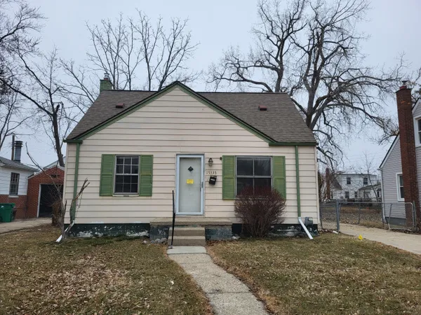 $140,000 | 15335 Semrau Avenue, Eastpointe, MI 48021