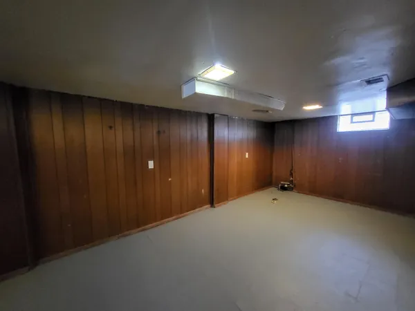 $140,000 | 15335 Semrau Avenue, Eastpointe, MI 48021