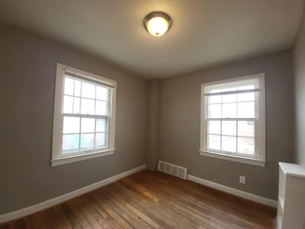 $140,000 | 15335 Semrau Avenue, Eastpointe, MI 48021