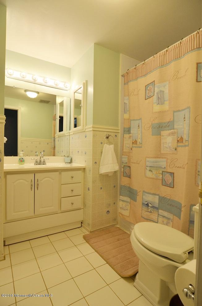 15 Partree Road Jackson, NJ 08527 - Photo 11 of 16 Full Bath w/tub
