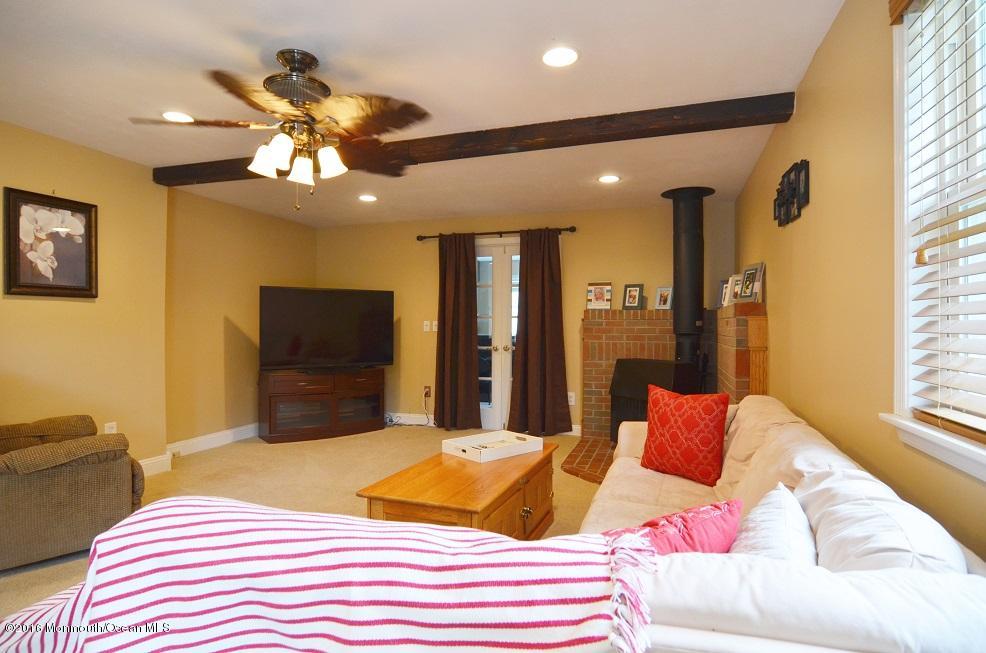 15 Partree Road Jackson, NJ 08527 - Photo 5 of 16 Family Room