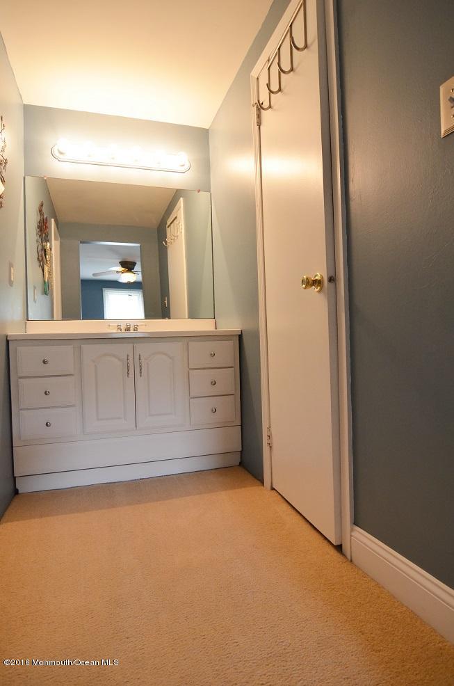 15 Partree Road Jackson, NJ 08527 - Photo 8 of 16 Master Vanity