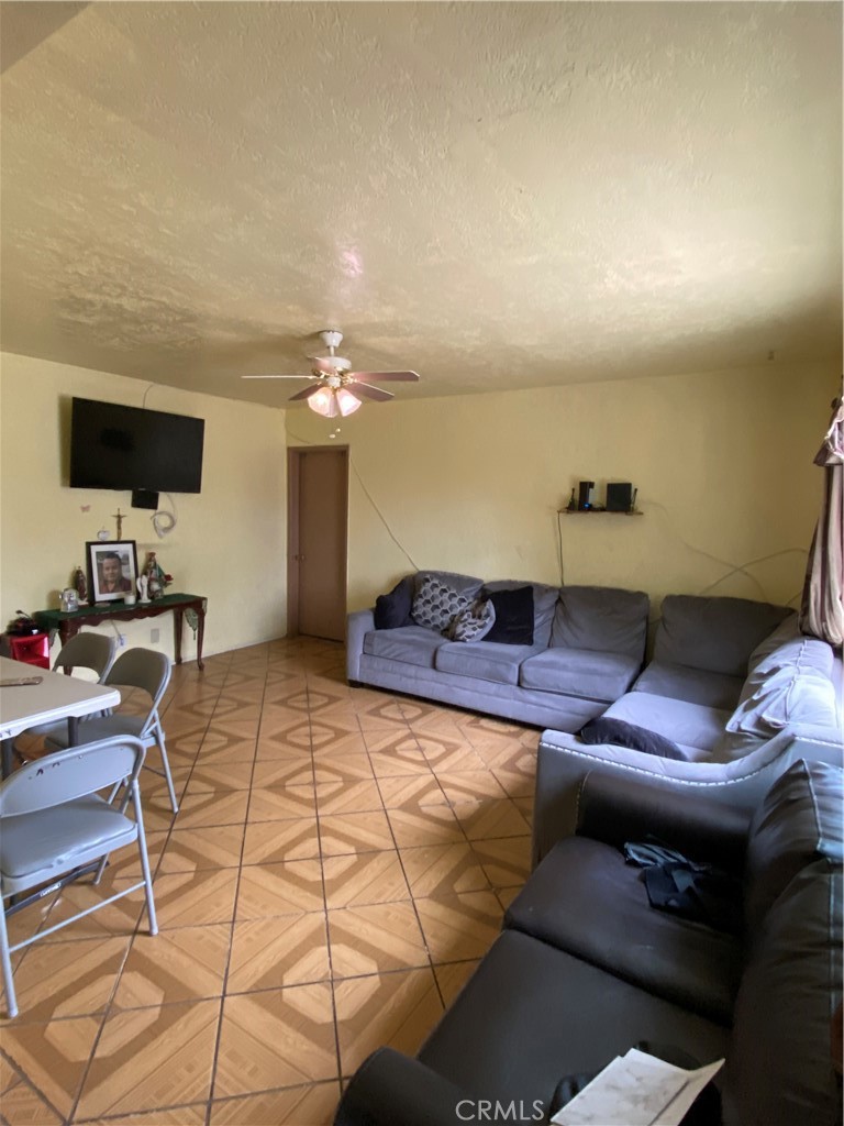 10656 Renner Street Riverside, CA 92505 - Photo 3 of 18