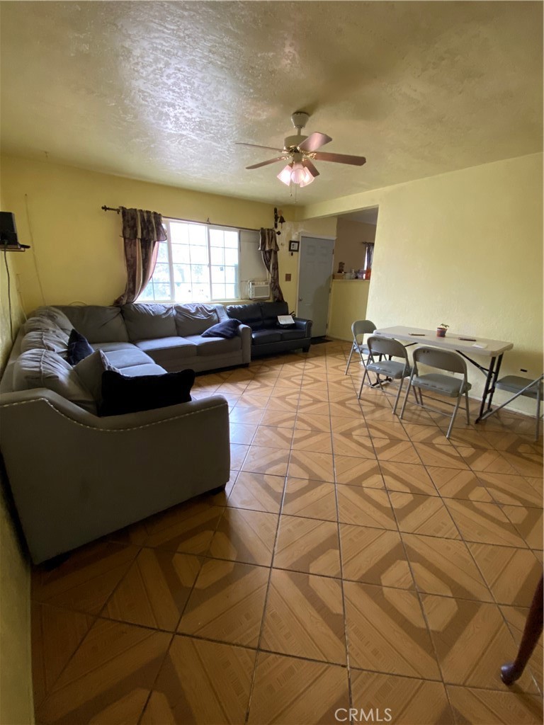 10656 Renner Street Riverside, CA 92505 - Photo 4 of 18