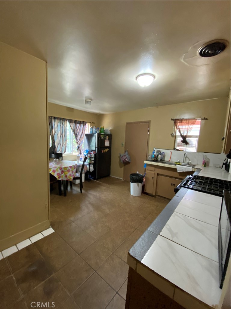 10656 Renner Street Riverside, CA 92505 - Photo 6 of 18