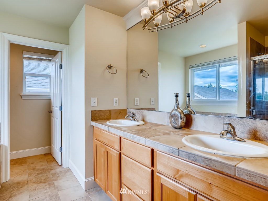 16037 Southeast 137th Terrace Renton, WA 98059 - Photo 15 of 28
