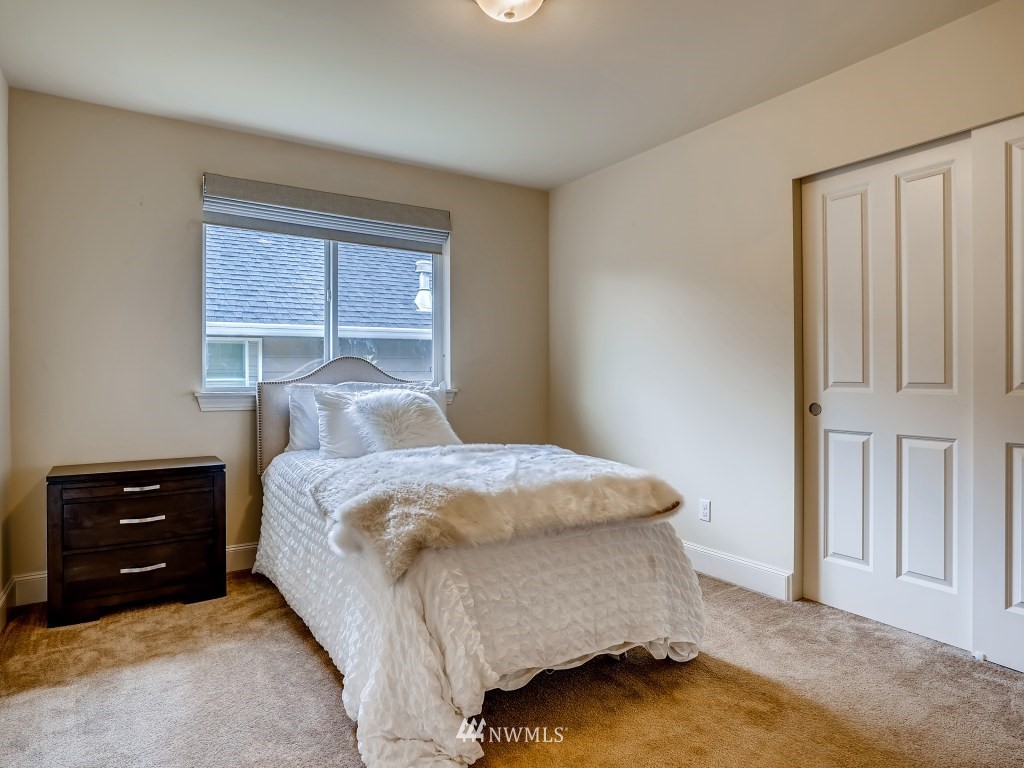 16037 Southeast 137th Terrace Renton, WA 98059 - Photo 18 of 28
