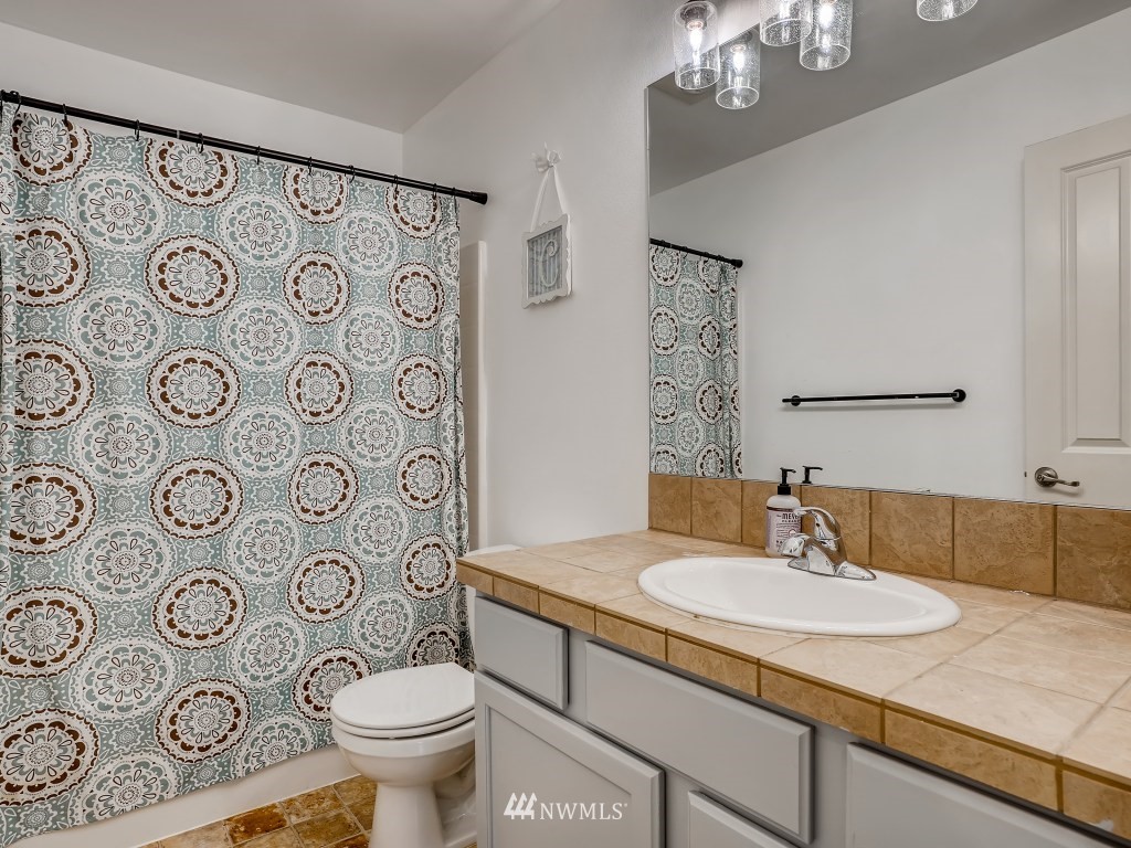 16037 Southeast 137th Terrace Renton, WA 98059 - Photo 19 of 28