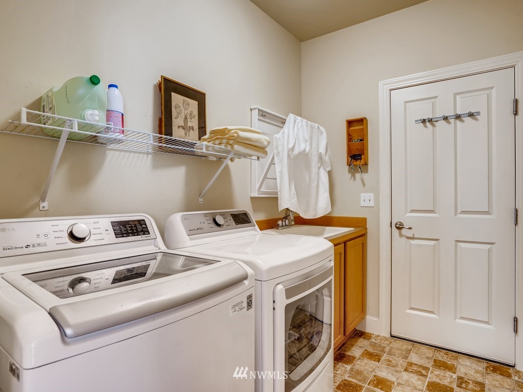 16037 Southeast 137th Terrace Renton, WA 98059 - Photo 22 of 28