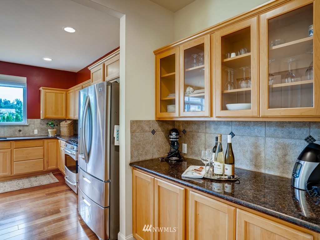 16037 Southeast 137th Terrace Renton, WA 98059 - Photo 10 of 28