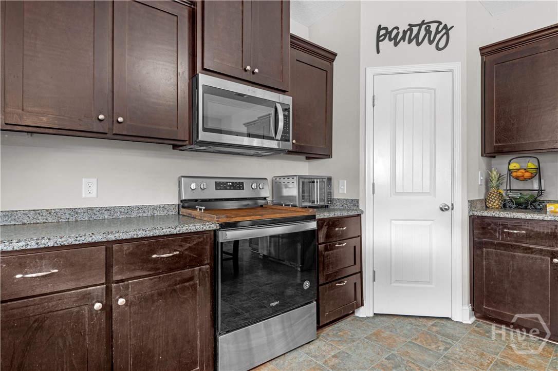 223 Rutledge Drive Hinesville, GA 31313 - Photo 13 of 35