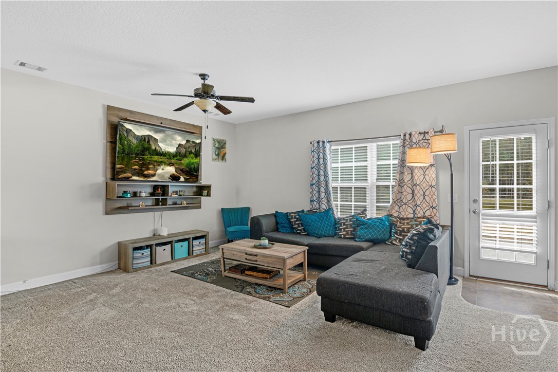 223 Rutledge Drive Hinesville, GA 31313 - Photo 31 of 35 Living room