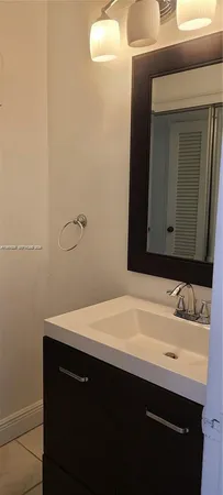 $1,600 | 1540 Northeast 191st Street, Unit 207, Miami, FL 33179