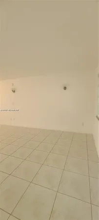 $1,600 | 1540 Northeast 191st Street, Unit 207, Miami, FL 33179