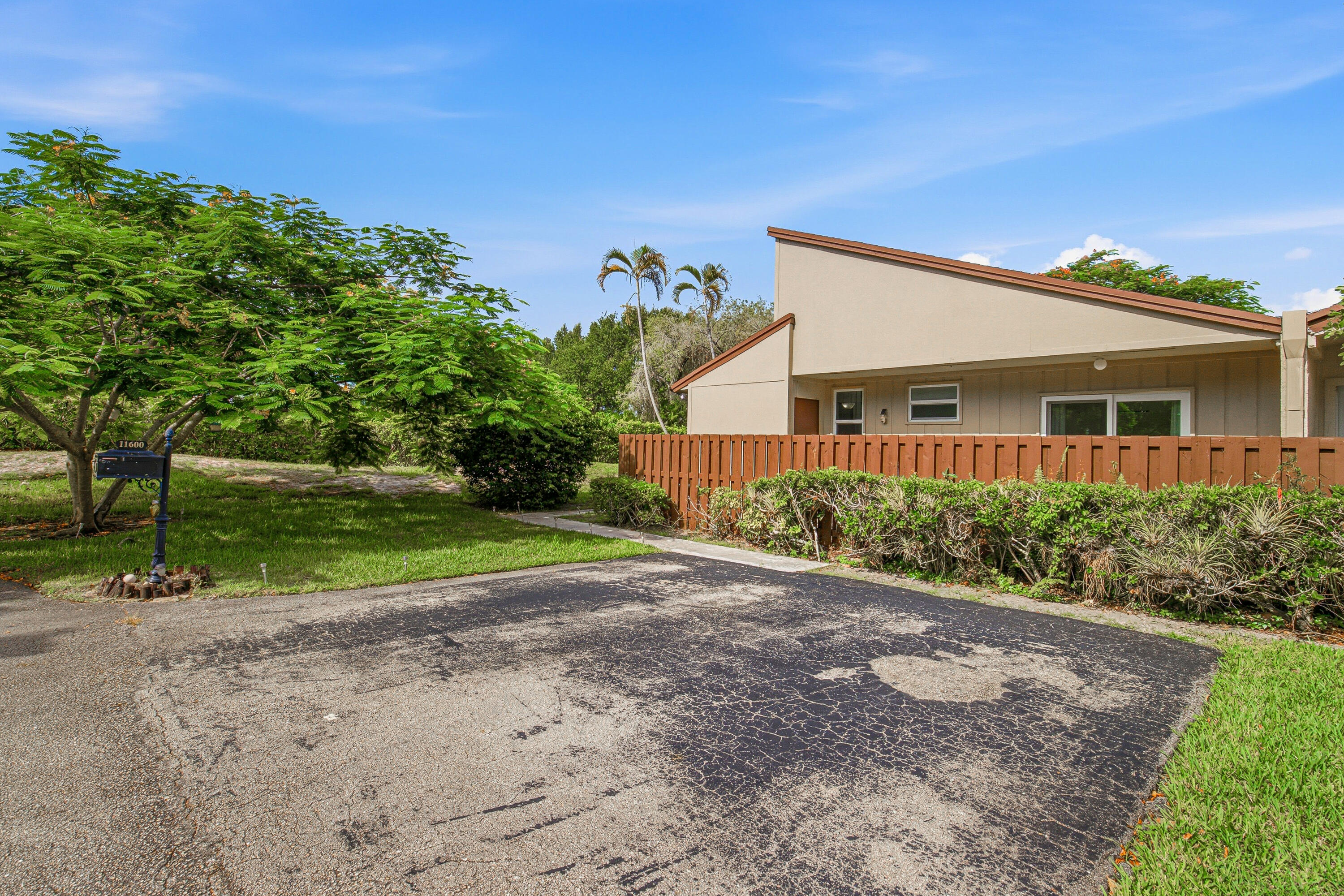 11600 Timbers Way, Unit 37A Boca Raton, FL 33428 - Photo 2 of 34 Front Home-B