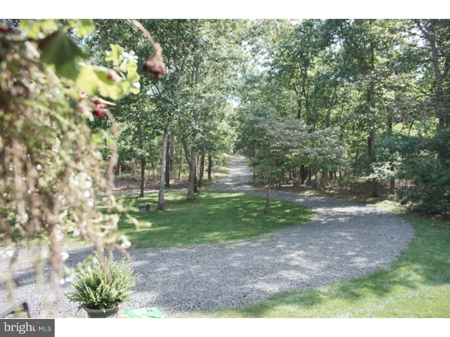 2515 North Firelane Road Southampton, NJ 08088 - Photo 4 of 24 Driveway