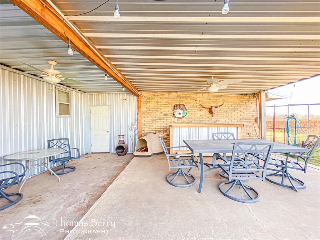 2732 County Road 248 Snyder, TX 79549 - Photo 26 of 31 a very nice looking room with furniture